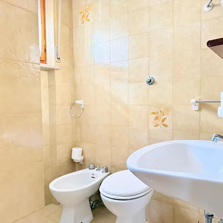 P103 - Porto Recanati, Trilocale In Zona Riservata Con Posto Auto Apartamento *